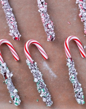 chocolate-dipped-candy-canes-1